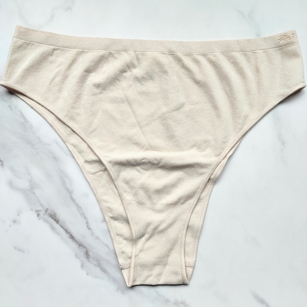 NWT PINK VICTORIA'S SECRET SEAMLESS SMOOTH BRAZILIAN PANTY IN MARZIPAN SIZE LARG
